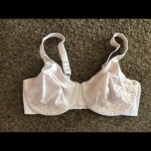 OLGA Underwire Bra - Size 40D